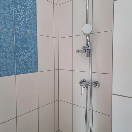 Alojamento de Acomodação e Pequeno-almoço Szivárvány Panzió