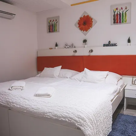 Szivárvány Panzió Alojamento de Acomodação e Pequeno-almoço