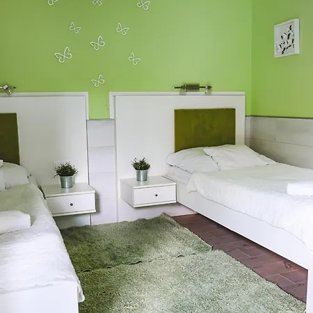 Szivárvány Panzió Alojamento de Acomodação e Pequeno-almoço 2*