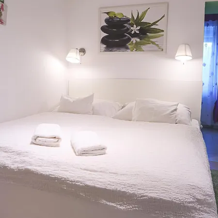 Szivárvány Panzió Alojamento de Acomodação e Pequeno-almoço