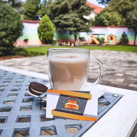 Alojamento de Acomodação e Pequeno-almoço Szivárvány Panzió 2*